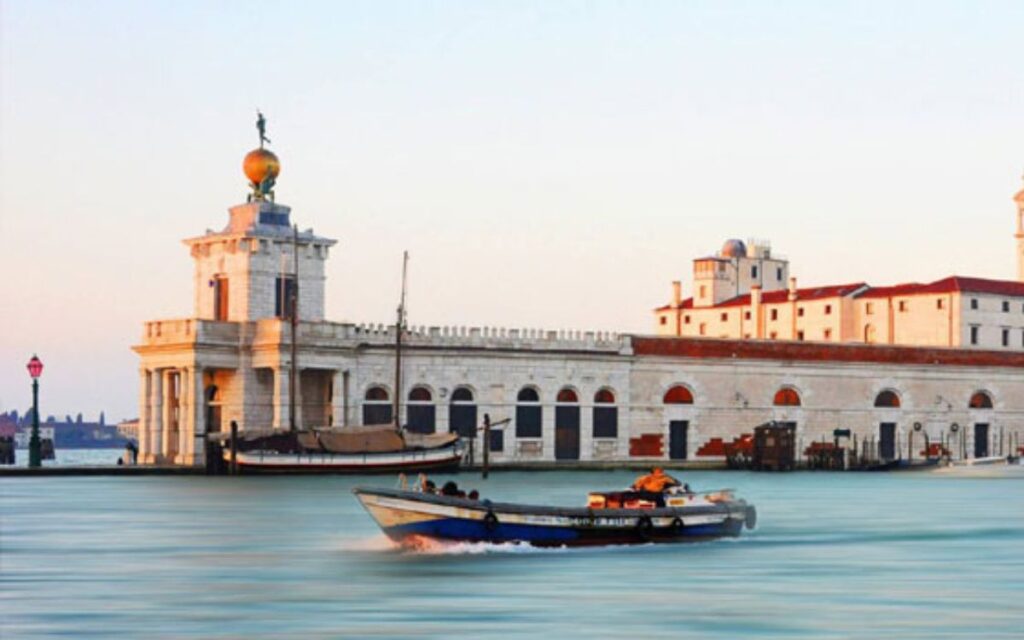 Benátky - Punta della Dogana