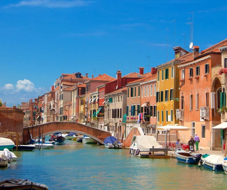 Nábřeží a kanál ve čtvrti Cannaregio