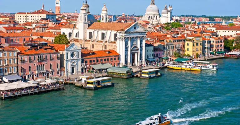 Čtvrť Dorsoduro u Canal Grande – kde se ubytovat v Benátkách Čtvrť Dorsoduro u Canal Grande – kde se ubytovat v Benátkách